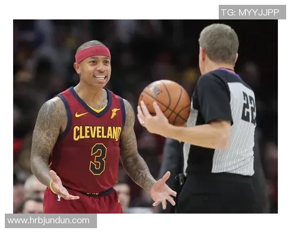 开拓者与骑士第三节激战回顾双方球员表现与战术调整分析